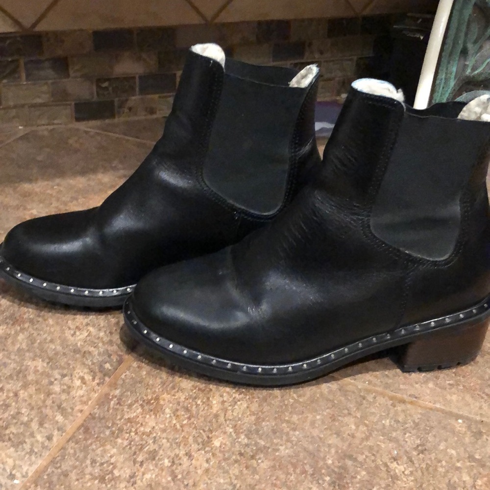 Ugh black boots